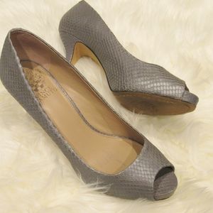 VINCE CAMUTO GREY METALLIC PEEP TOE HEELS